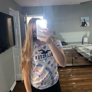 hollister crewneck tee shirt